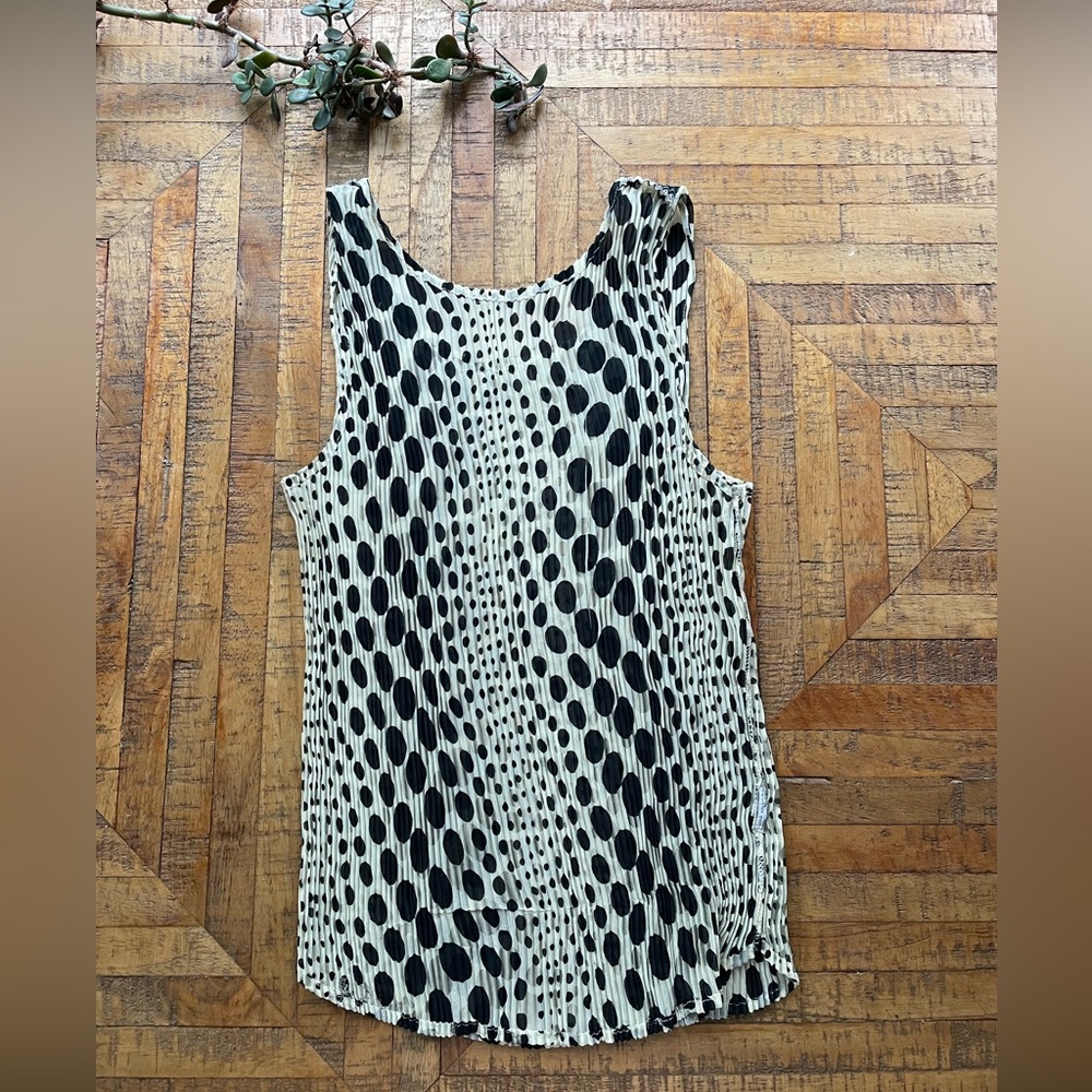 Retro semi-sheer patterned tank top